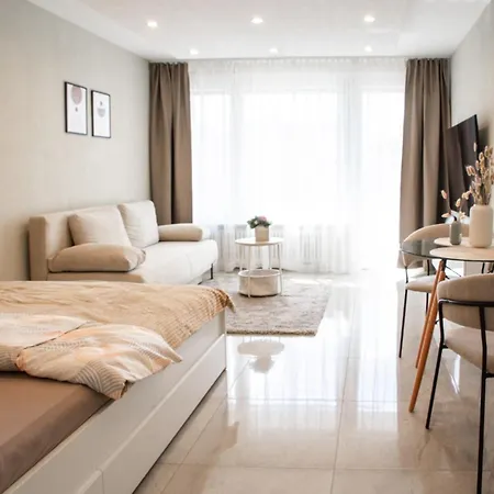 Stylisches Apartment, Naehe Mb Werk, Ausstattung, Zentral Und Sonnig Appartement *