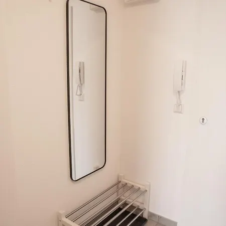 Apartment Stylisches Apartment, Naehe Mb Werk, Ausstattung, Zentral Und Sonnig *