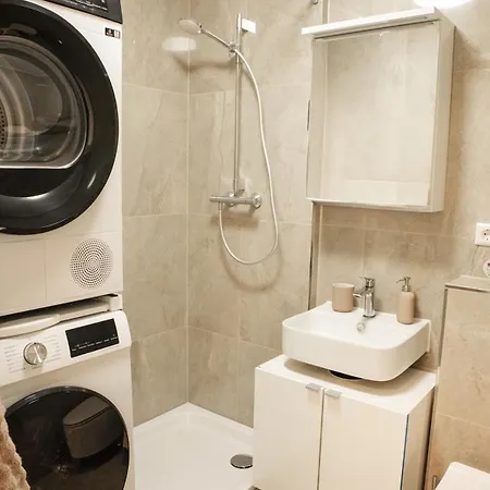 Stylisches Apartment, Naehe Mb Werk, Ausstattung, Zentral Und Sonnig Sindelfingen