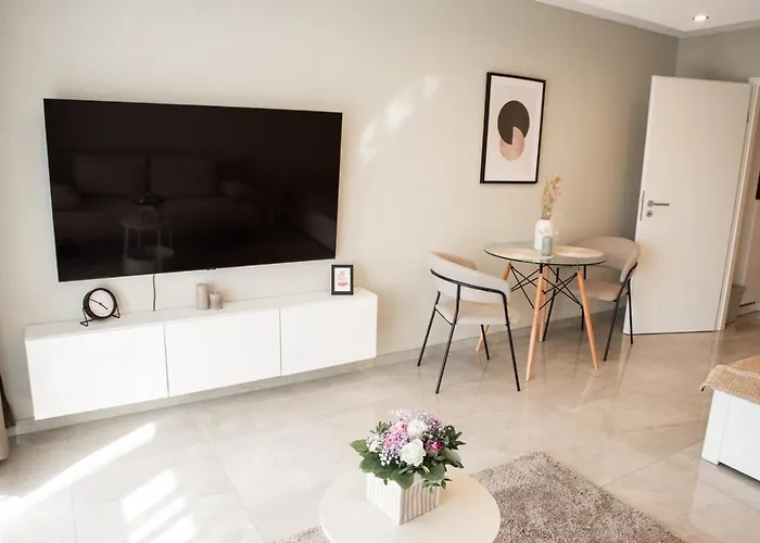 Stylisches Apartment, Naehe Mb Werk, Ausstattung, Zentral Und Sonnig Apartamento